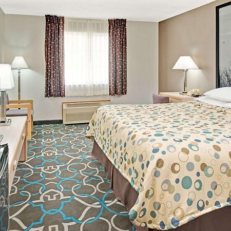 Hotel Super 8 By Wyndham Walnut Extérieur photo