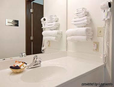 Hotel Super 8 By Wyndham Walnut Extérieur photo