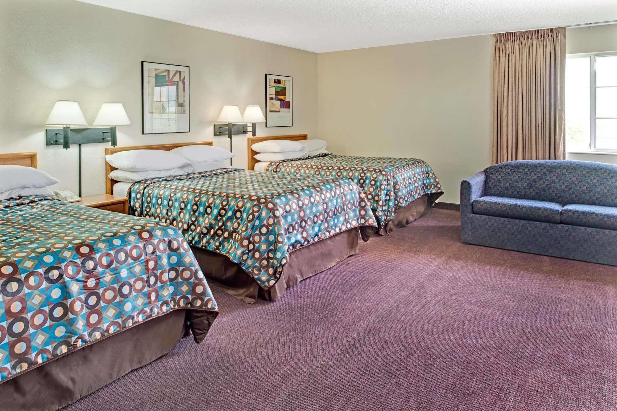 Hotel Super 8 By Wyndham Walnut Extérieur photo