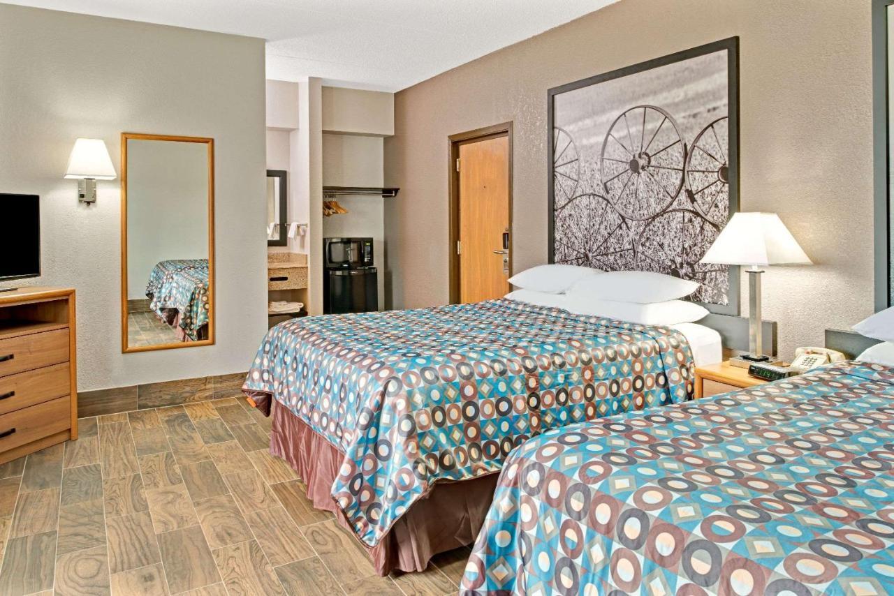 Hotel Super 8 By Wyndham Walnut Extérieur photo